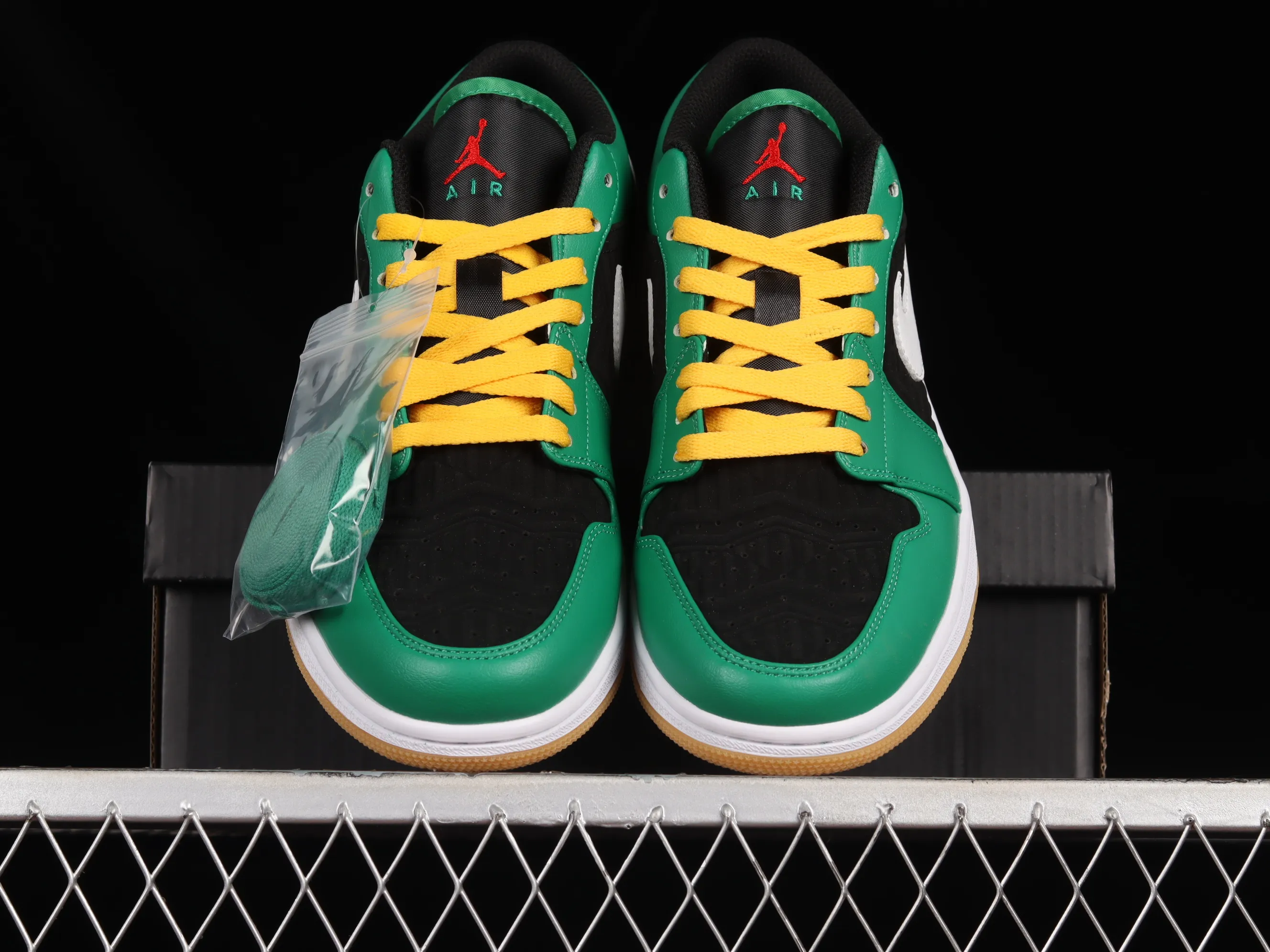 All categories Air Jordan Jordan series basketball shoes Air Jordan 1 Low Air Jordan 1 Low AJ1 Joe 1 black pattern green low-top basketball shoes DQ8422-300